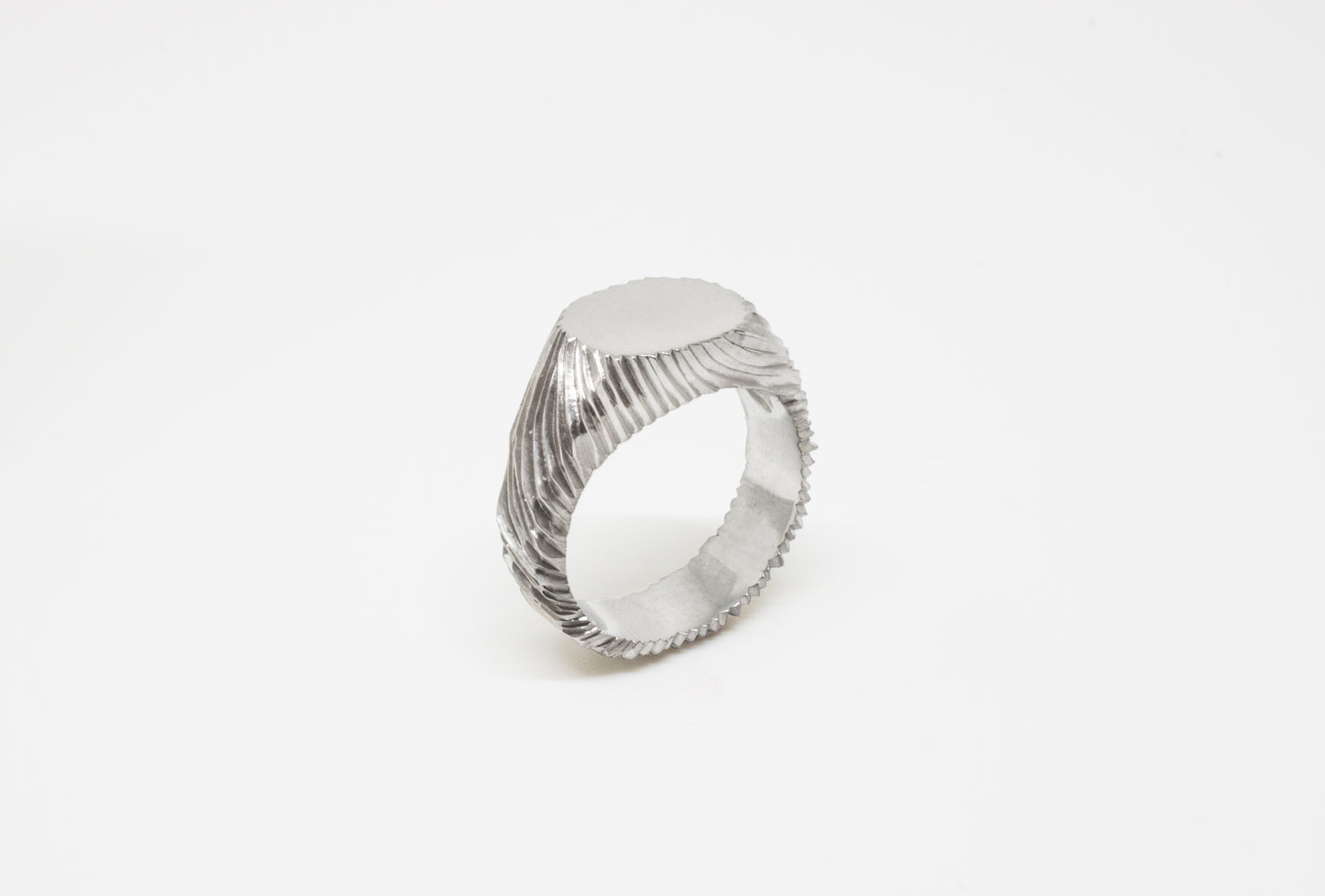 Carved Signet Ring in 925 silver, hand-carved and unique piece by Minou Lejeune