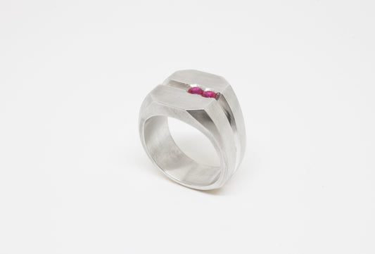 Split Ring + Synthetic Rubys