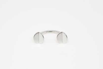 Floating Ring in 925 silver, minimalistic open ring, fits best on the middle finger, handmade by Minou Lejeune