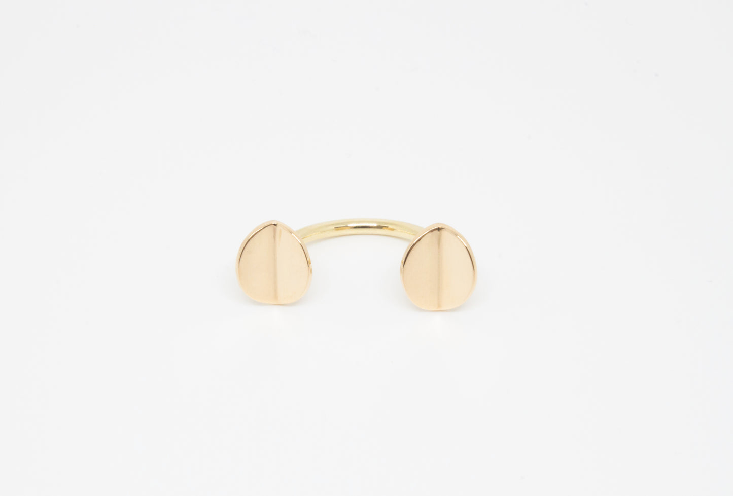 Floating Ring in 925 silver, minimalistic open ring, fits best on the middle finger, handmade by Minou Lejeune