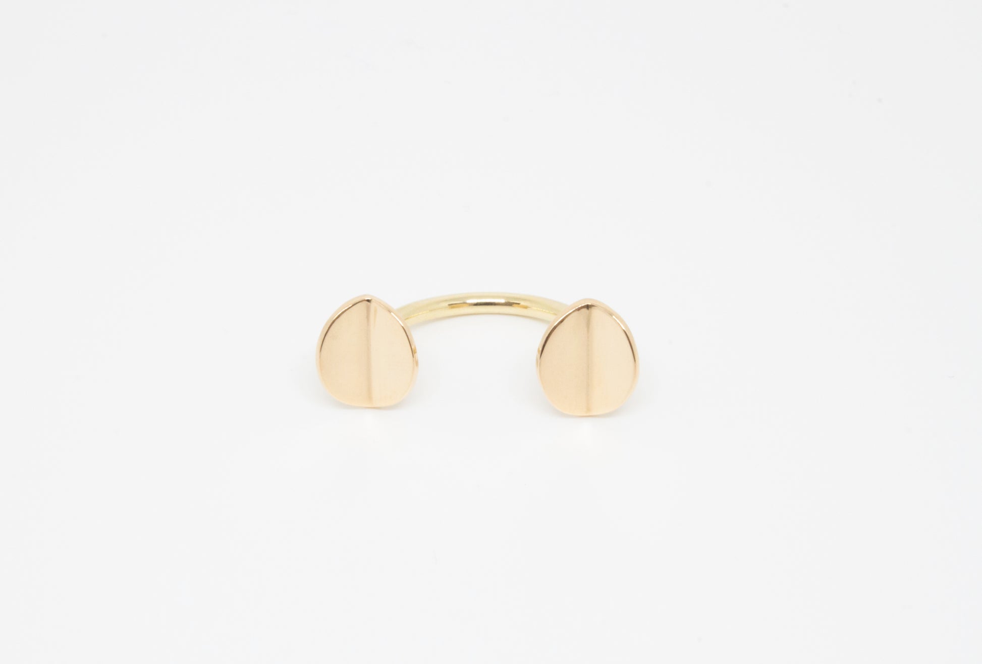 Floating Ring in 925 silver, minimalistic open ring, fits best on the middle finger, handmade by Minou Lejeune