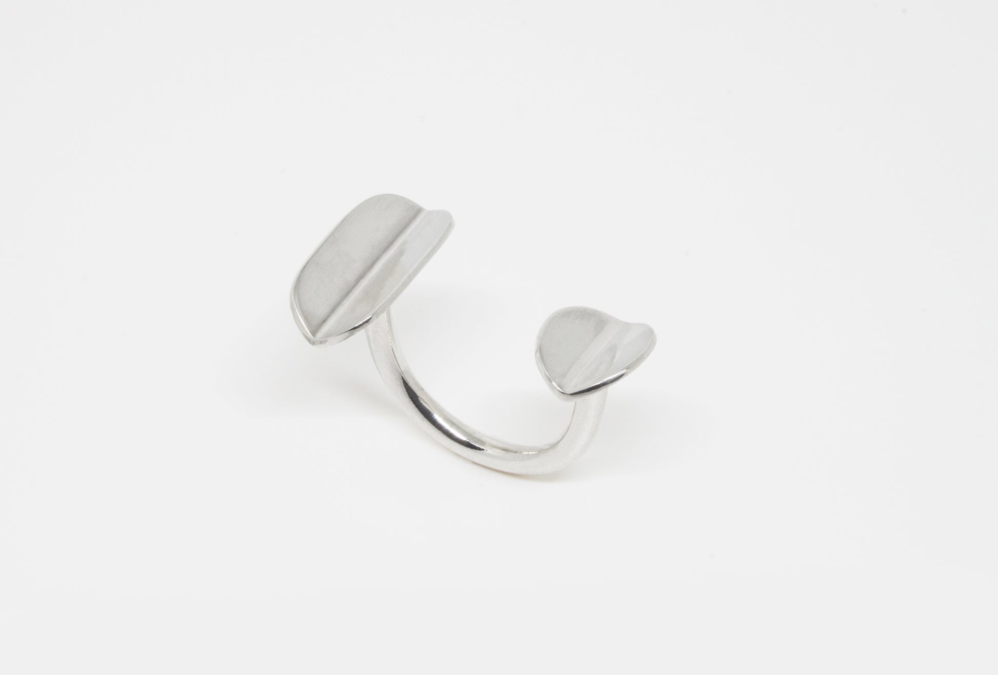 Floating Ring Asymmetrical in 925 silver, minimalistic open ring, fits best on the middle finger, handmade by Minou Lejeune