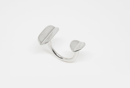 Floating Ring Asymmetrical in 925 silver, minimalistic open ring, fits best on the middle finger, handmade by Minou Lejeune