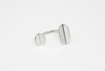 Floating Ring Asymmetrical in 925 silver, minimalistic open ring, fits best on the middle finger, handmade by Minou Lejeune
