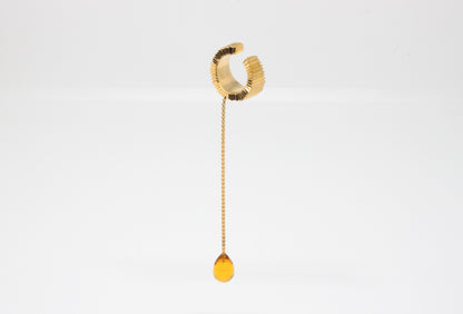 Hand-carved earcuff in goldplated silver with Citrine gemstone, one-of-a-kind piece by Minou Lejeune