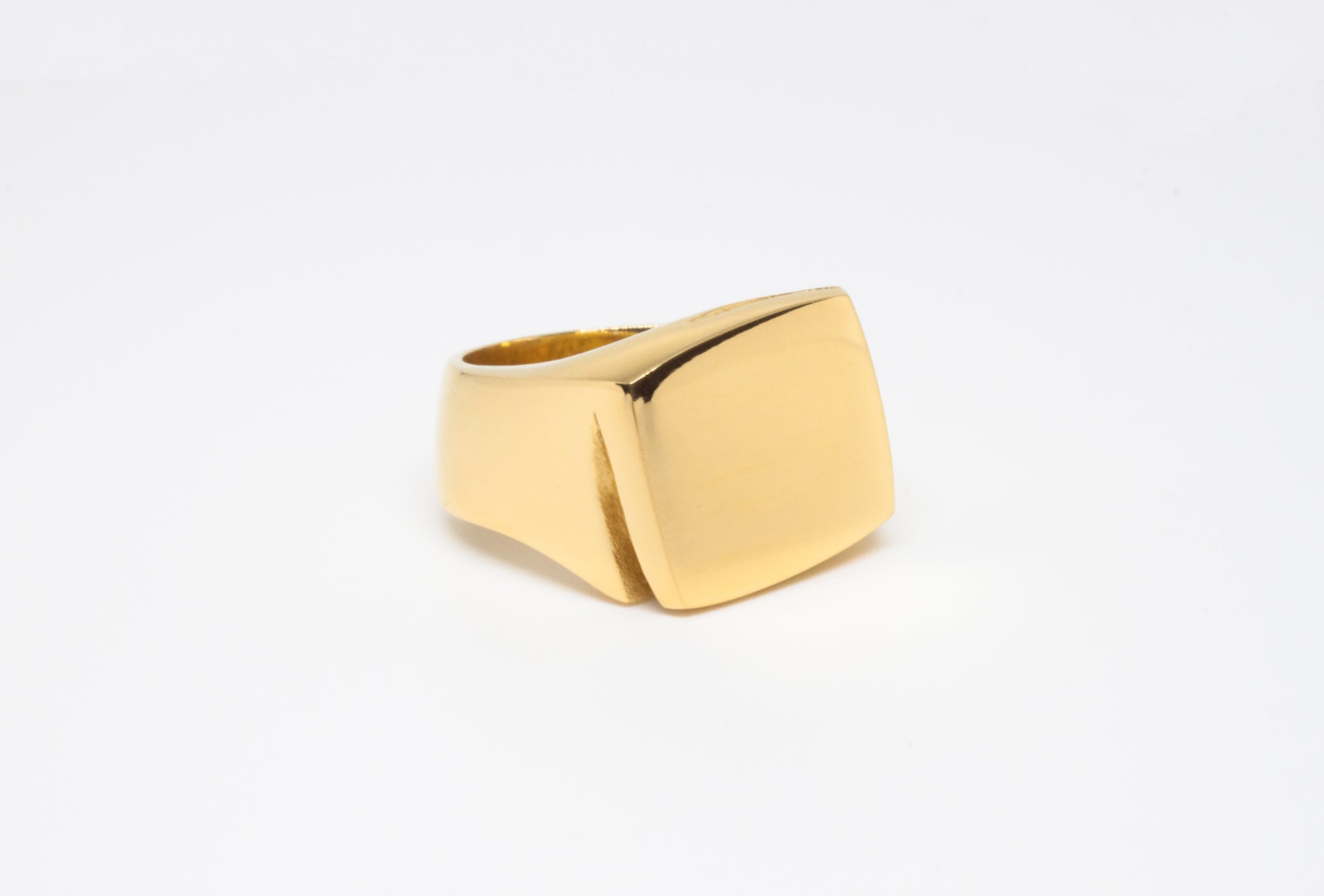 Shift Ring in 925 silver, twisted squared signet ring, handmade by Minou Lejeune