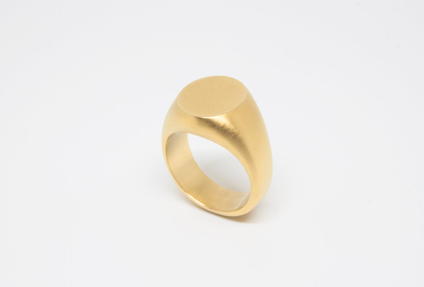 Twisted Signet Ring in 925 silver, soft brushed finish, handmade by Minou Lejeune