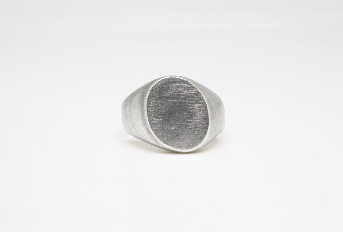 Twisted Signet Ring in 925 silver, soft brushed finish, handmade by Minou Lejeune