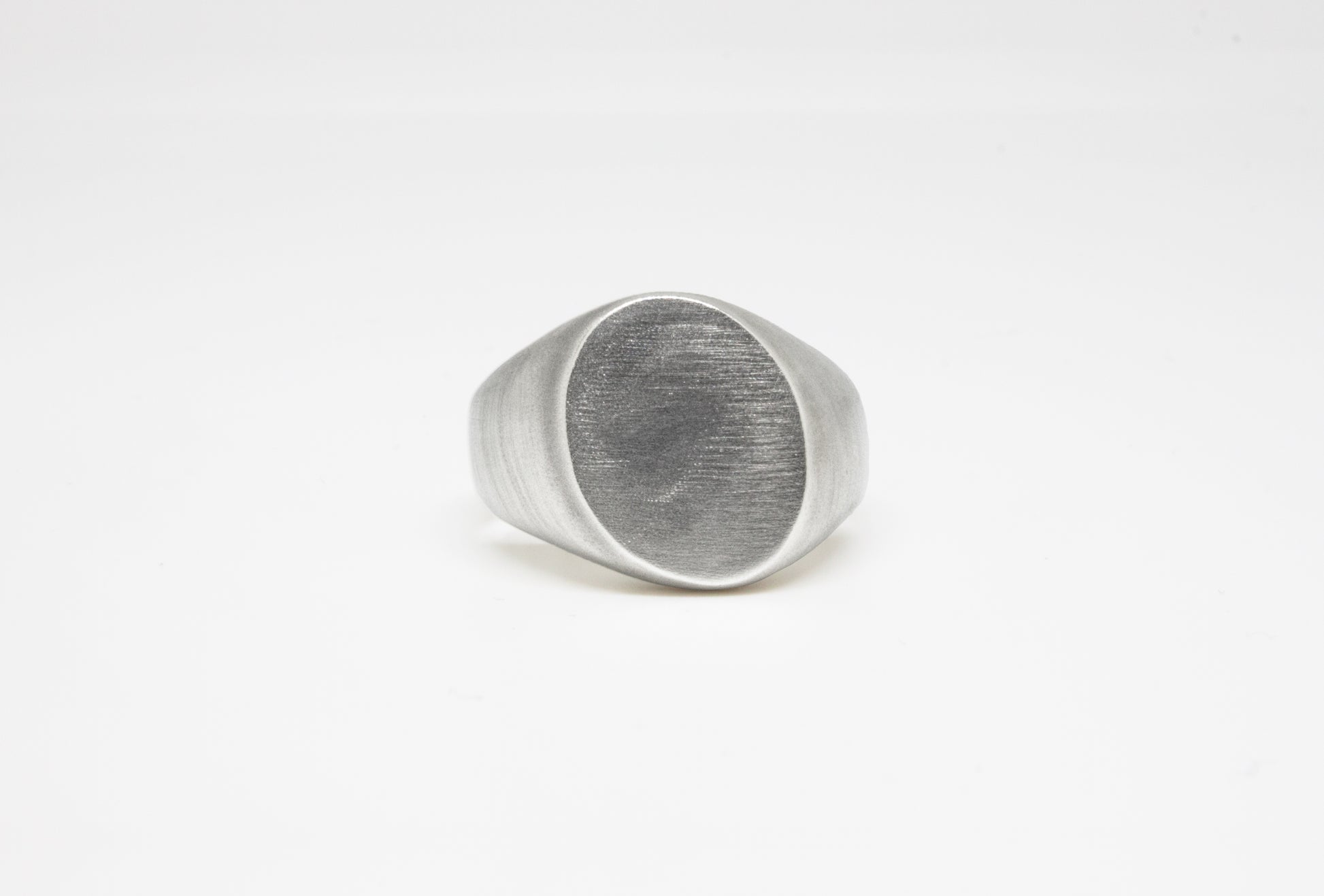 Twisted Signet Ring in 925 silver, soft brushed finish, handmade by Minou Lejeune