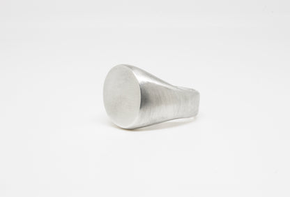Twisted Signet Ring in 925 silver, soft brushed finish, handmade by Minou Lejeune