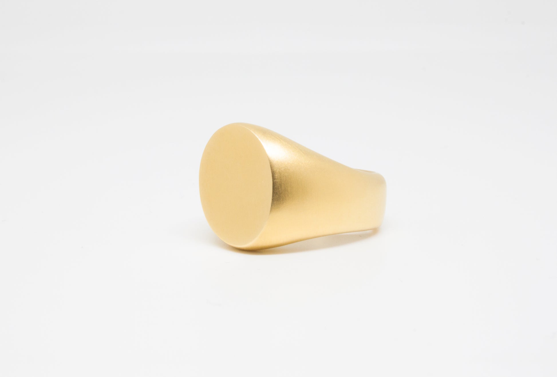 Twisted Signet Ring in 925 silver, soft brushed finish, handmade by Minou Lejeune